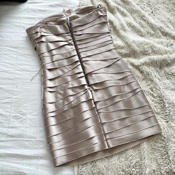 Bebe Tapered Mini Dress - Picture 2 of 2